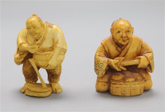 Two early 20th century Japanese ivory netsuke of street peddlers, (532, 535)